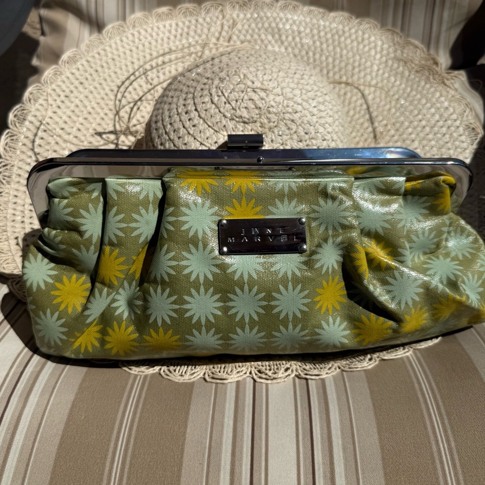 Jane Marvel Green and Yellow Geometric Clutch with Metal Clasp
